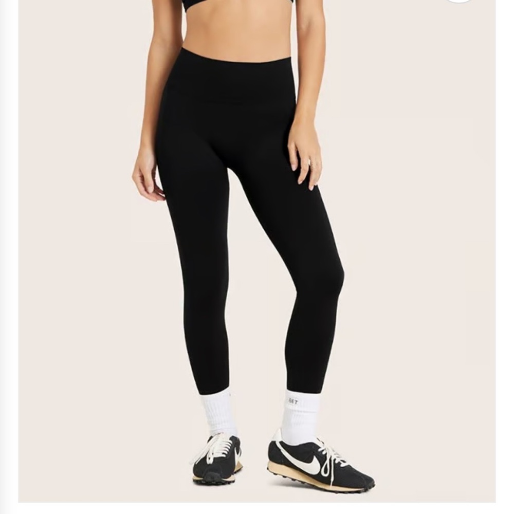 SET Active Black Leggings